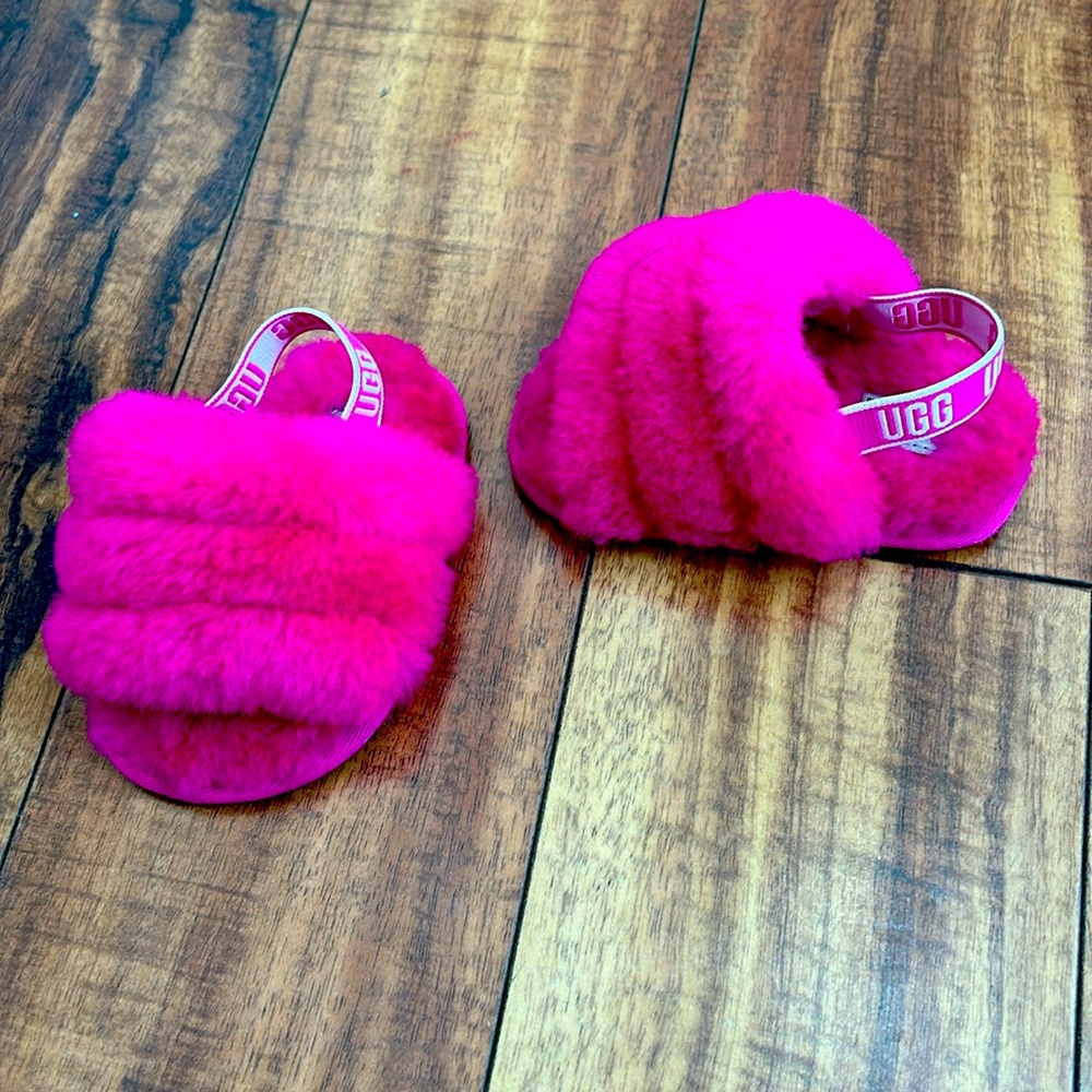 Gently worn toddler Fluff Yeah UGG slides side 4/5